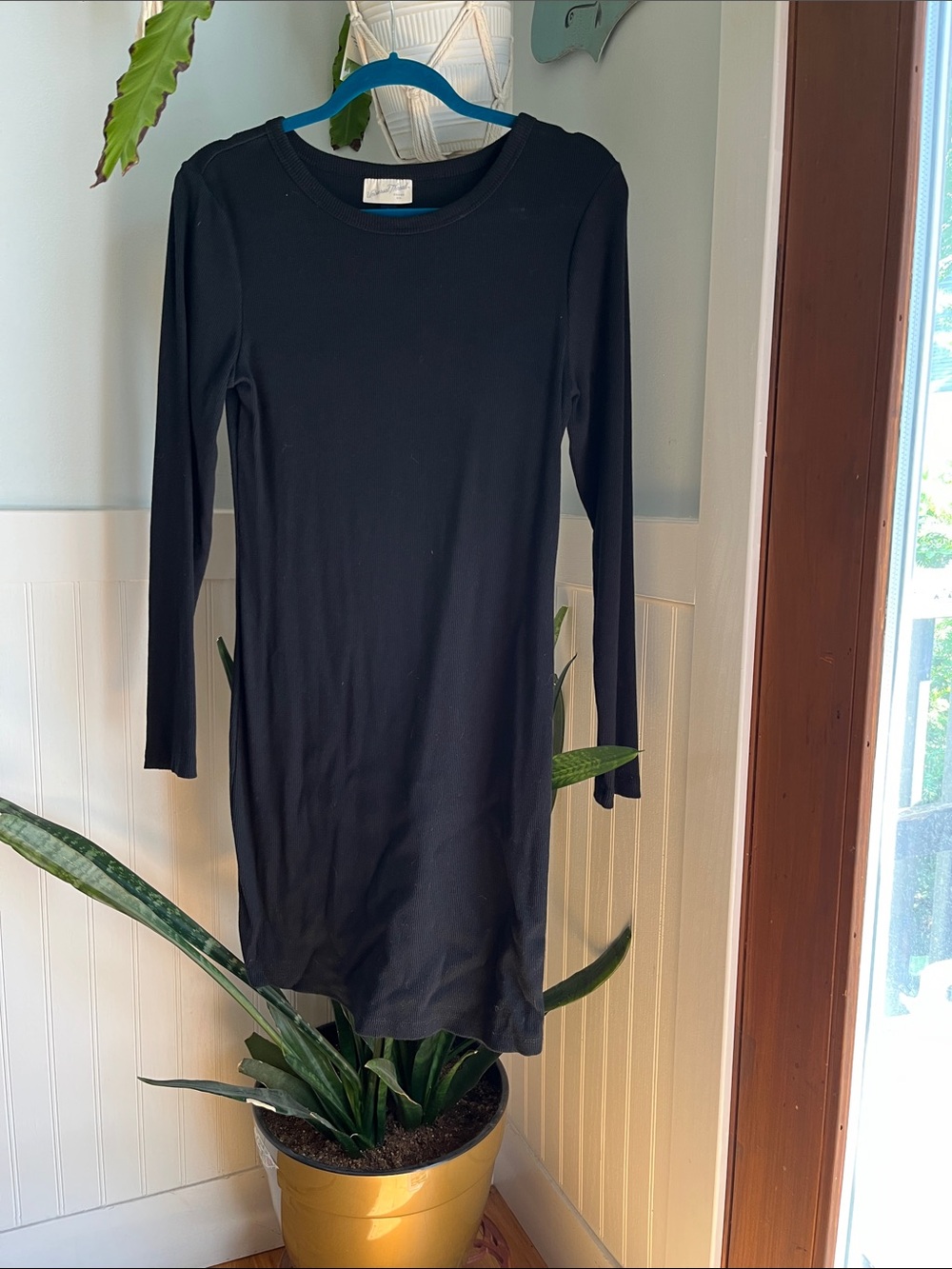 Universal Thread Black Long-Sleeve Crewneck Bodycon Dress